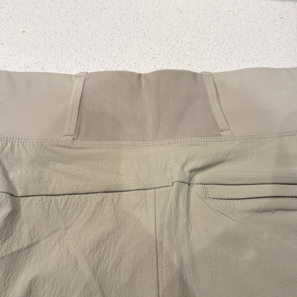 Athleta Trekkie North Short Beige 18 - Picture 10 of 12